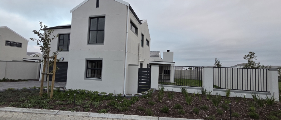 To Let 3 Bedroom Property for Rent in Jakarandas Western Cape